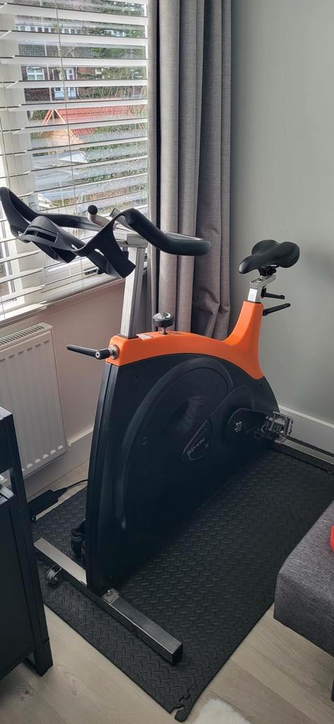 Body Bike Supreme, Sport en Fitness, Fitnessapparatuur, Gebruikt, Hometrainer, Benen, Buik, Rug, Metaal, Ophalen