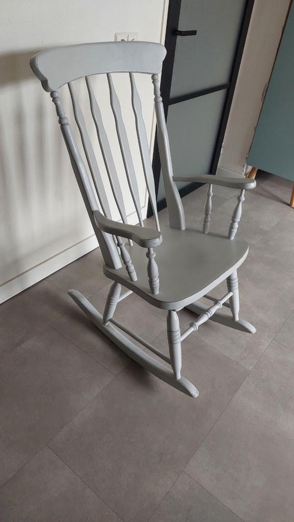 Schommelstoel in goede staat, Antiek en Kunst, Antiek | Meubels | Stoelen en Banken, Ophalen