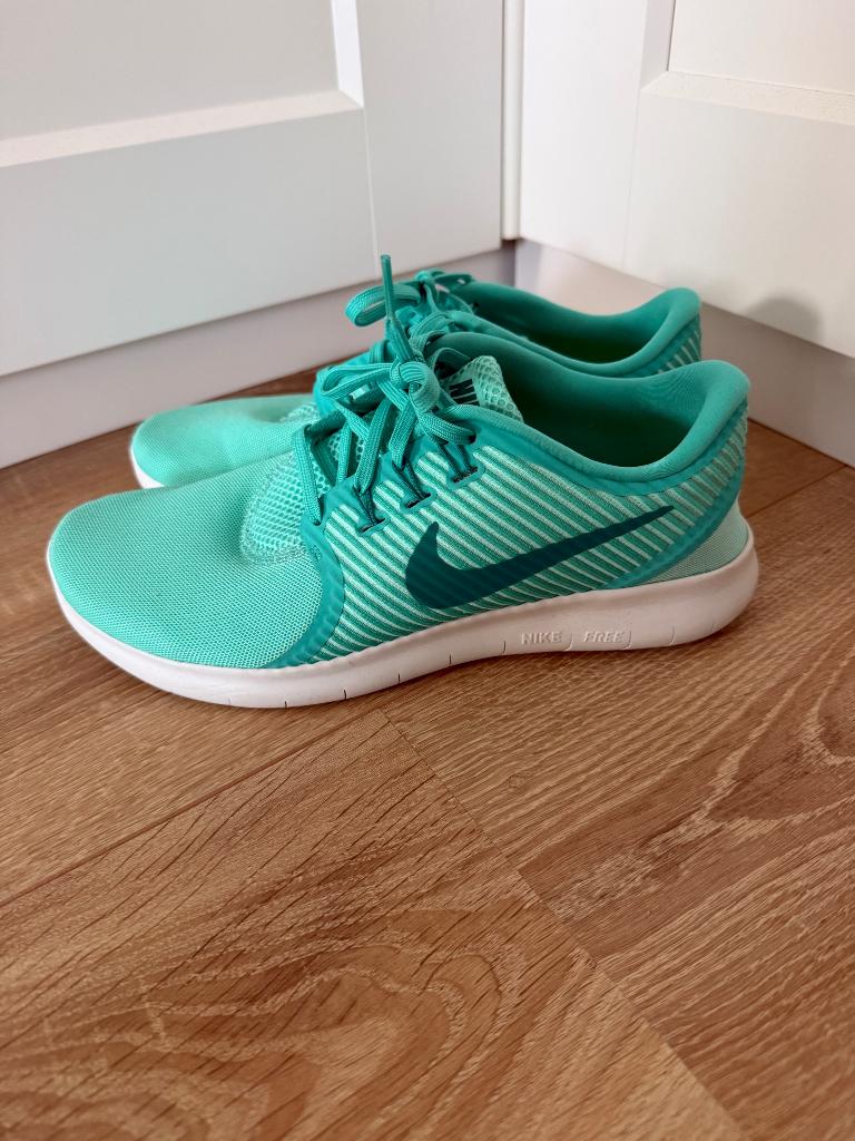 Nike hardloopschoenen maat 41, Sportschoenen, Nike, Zo goed als nieuw, Verzenden