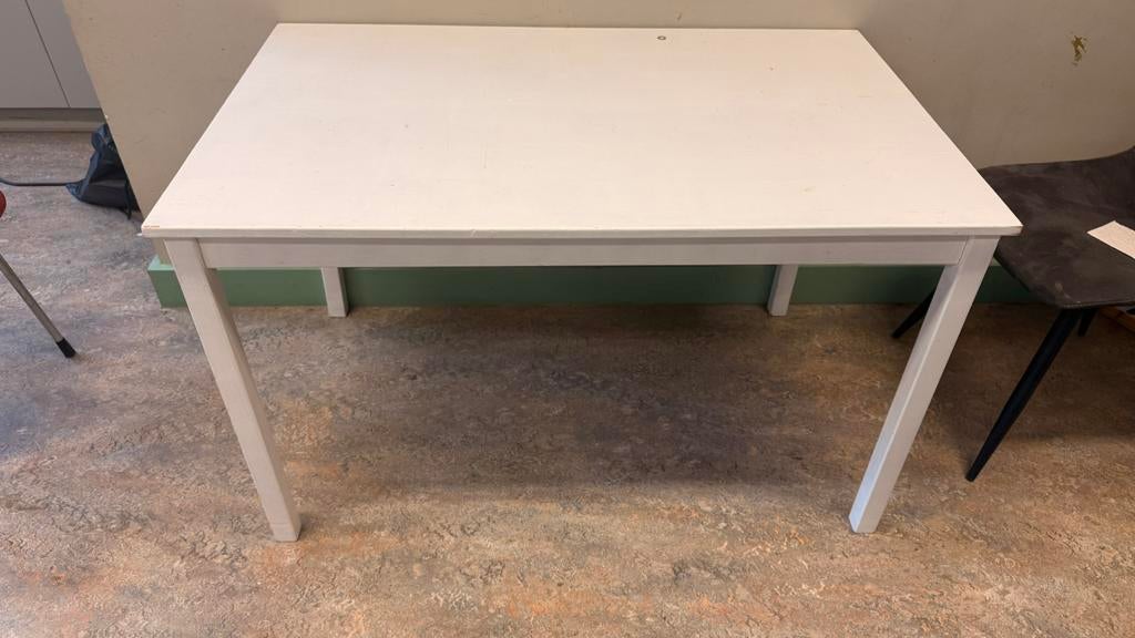 Wit ikea tafeltje, Huis en Inrichting, Tafels | Bijzettafels, Ophalen, Gebruikt, 75 cm of meer, 60 cm of meer