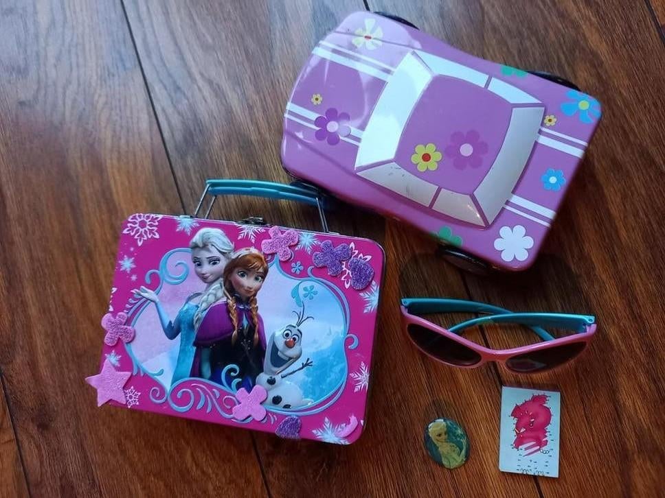 Frozen koffertje , zonnebril ,auto blik - gratis op te halen, Ophalen, Gebruikt