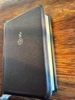 ZAKBIJBELTJE NBG 12 bij 9cm met 2 leeslinten GOUDSNEDE fotos, Ophalen of Verzenden, Gelezen, Christendom | Katholiek