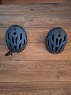 Abus fietshelmen maat L en M, Ophalen, M, Zo goed als nieuw, Abus