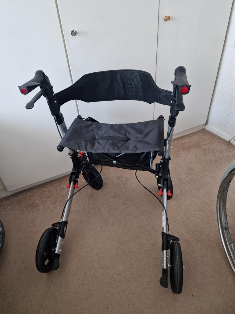 Rollator, Diversen, Ophalen, Lichtgewicht, Zo goed als nieuw