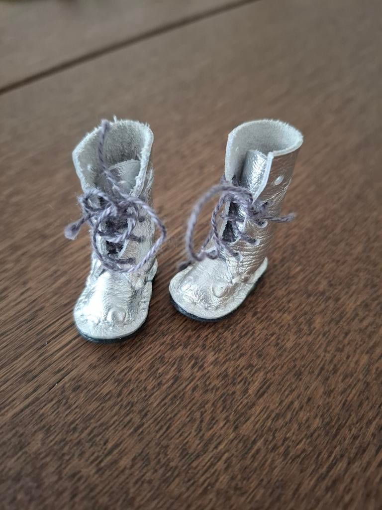 Blythe boots zilver, zeldzaam, Ophalen of Verzenden, Zo goed als nieuw, Kleertjes
