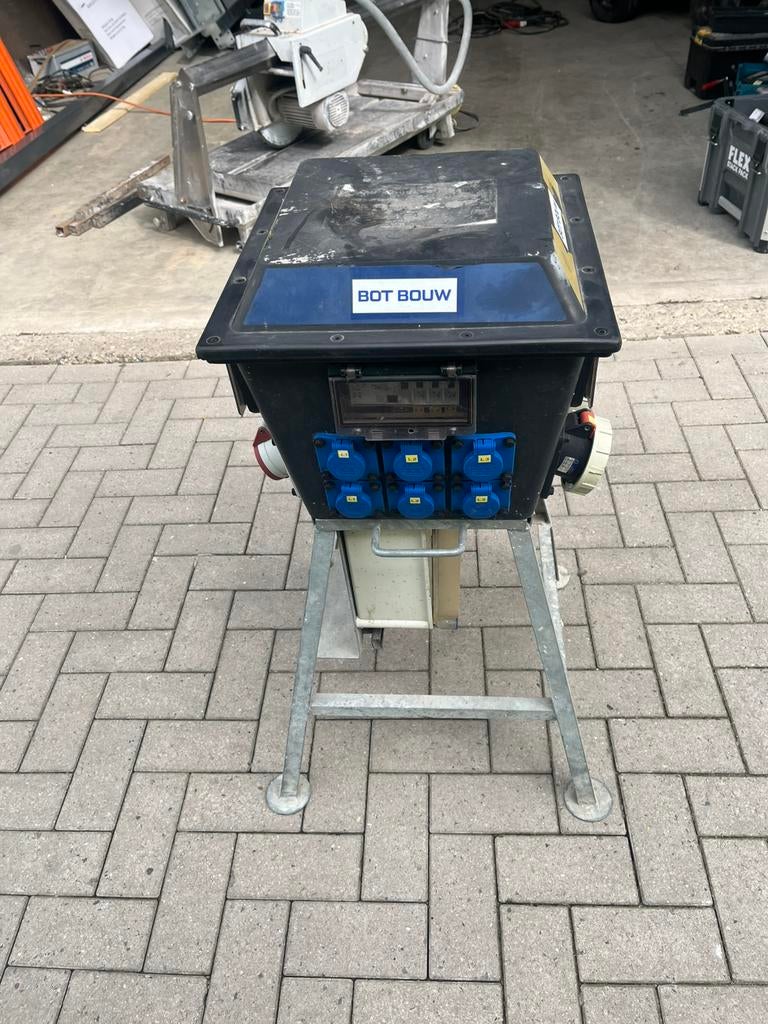 Bouwpaddestoel zwerfkast 63Amp, Ophalen