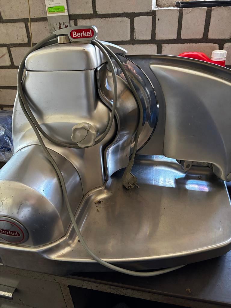 Berkel Vleeswarensnijmachine model 834- Professioneel, Ophalen, Gebruikt
