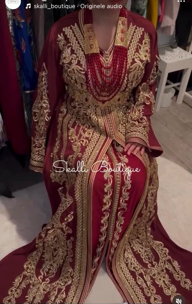 Takshita volbewerkt rood, Ophalen, Overige typen, Maat 46/48 (XL) of groter, Zo goed als nieuw