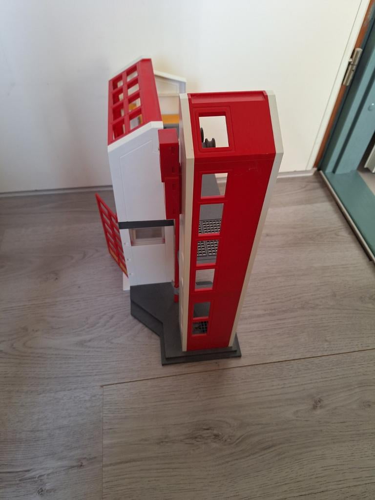 Playmobil Brandweerkazerne met toebehoren, Kinderen en Baby's, Speelgoed | Playmobil, Ophalen of Verzenden, Gebruikt, Complete set