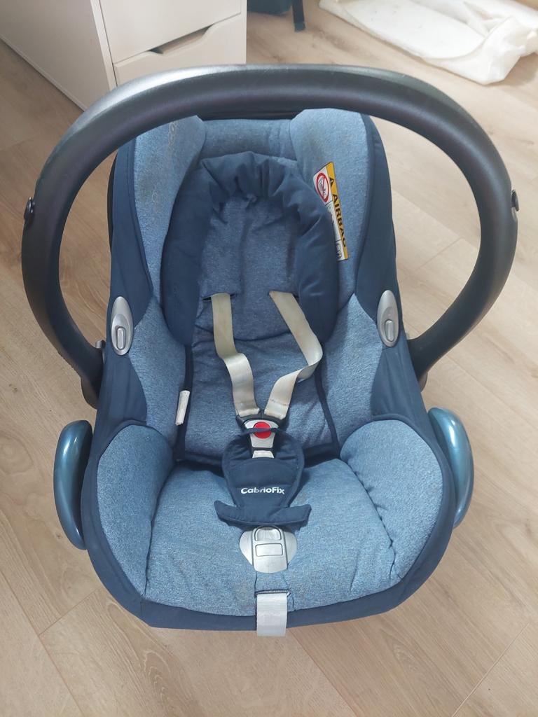 Maxi Cosi CabrioFix autostoel met stoelverkleiner, Ophalen, Autogordel, 0 t/m 18 kg, Zo goed als nieuw