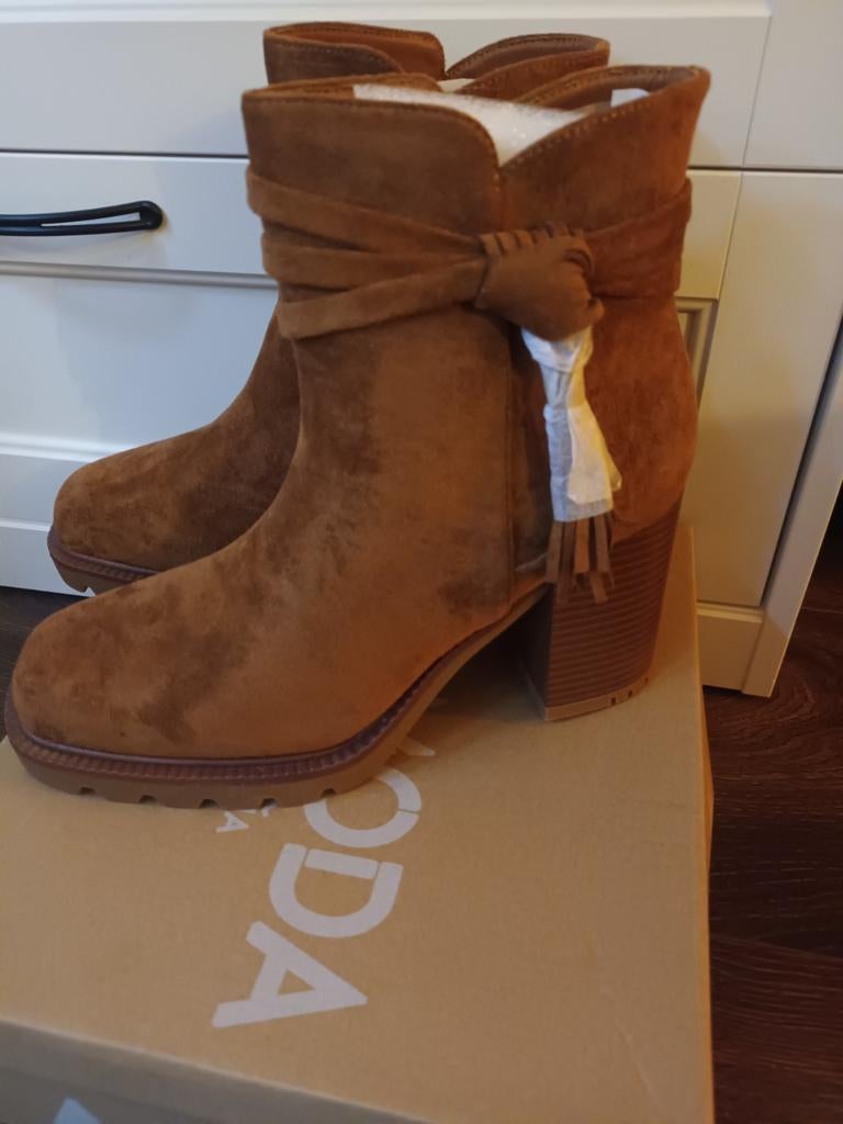 Alta Moda suède enkellaarsjes maat 40, Kleding | Dames, Schoenen, Bruin, Lage of Enkellaarzen, Nieuw, Ophalen of Verzenden