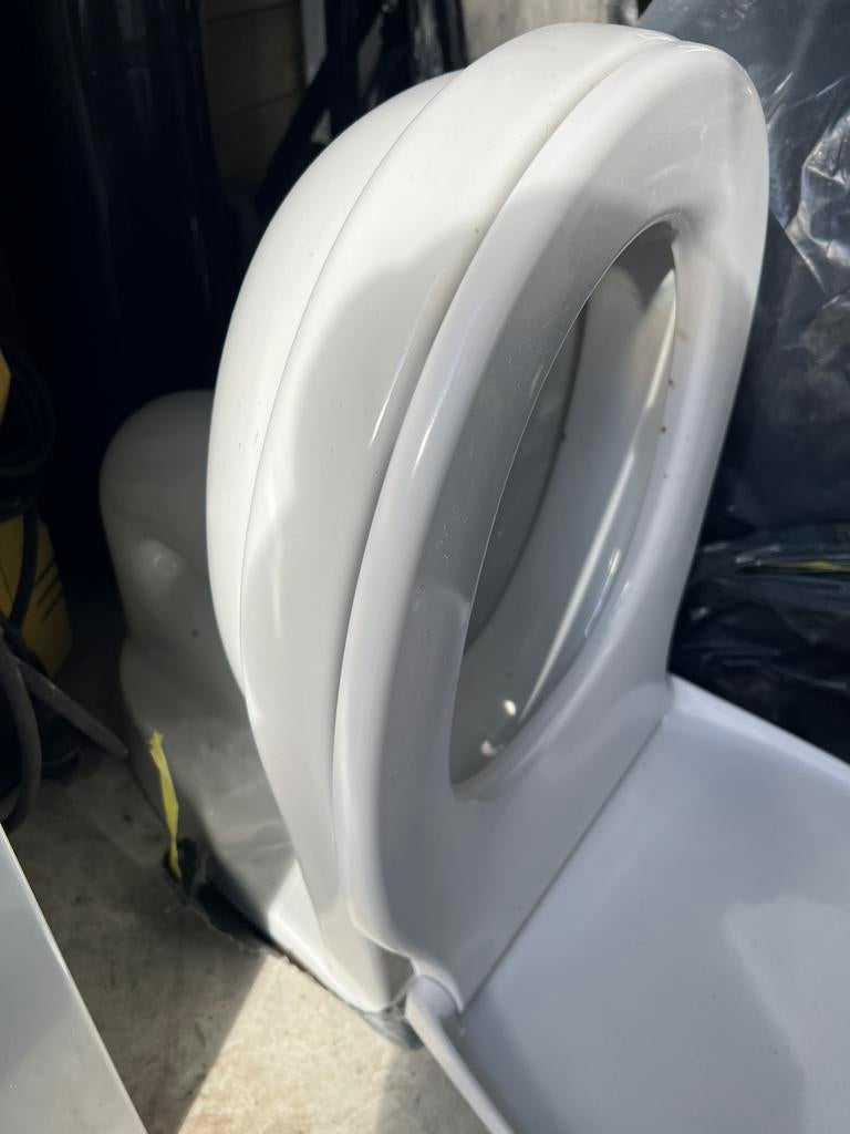 Wandcloset toilet, Ophalen, Minder dan 50 cm, Overige typen, Zo goed als nieuw
