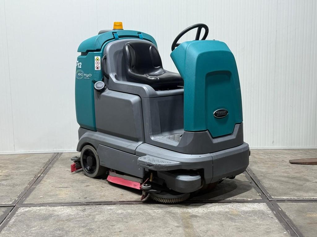 Tennant T12 Opzit Schrobmachine Batterij 2022 zijborstel cil