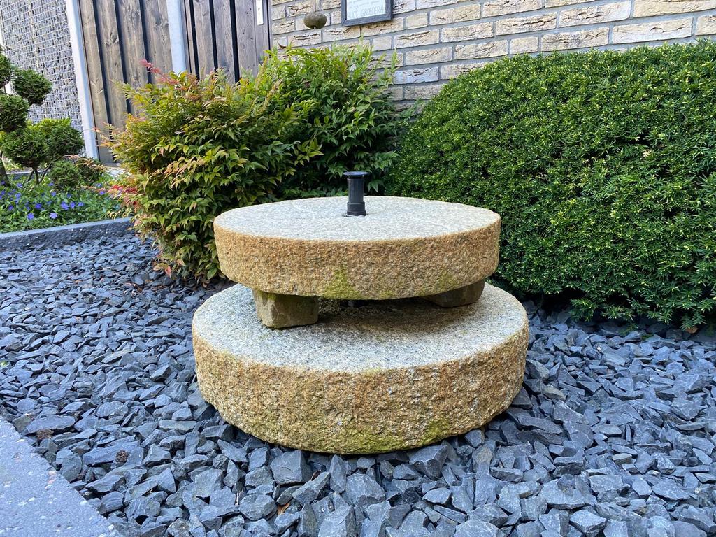 Waterpartij molenstenen compleet, Tuin en Terras, Waterpartijen en Fonteinen, Zo goed als nieuw, Waterornament, Ophalen