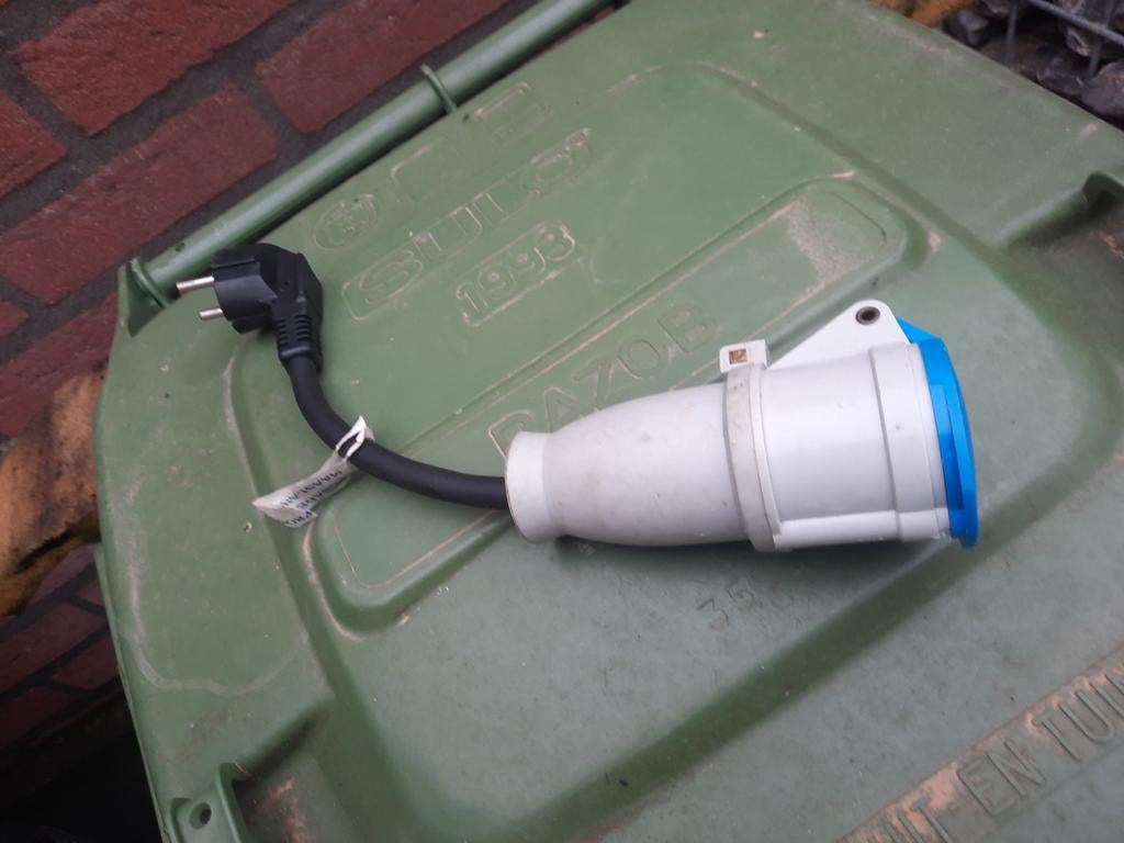 Verloopstekkers: CEE naar Schuko en 13-polige aanhanger, Ophalen, Gebruikt, Stekker