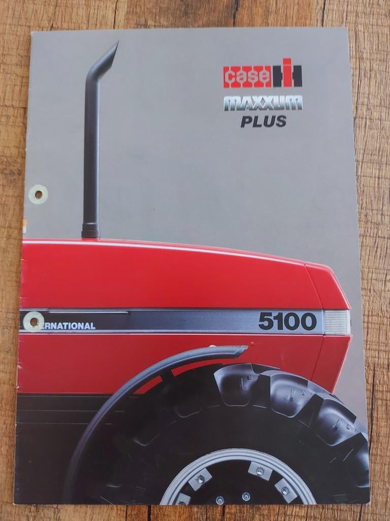 Case International 5100 serie trekker folder NL geperforeerd, Ophalen of Verzenden, Zo goed als nieuw