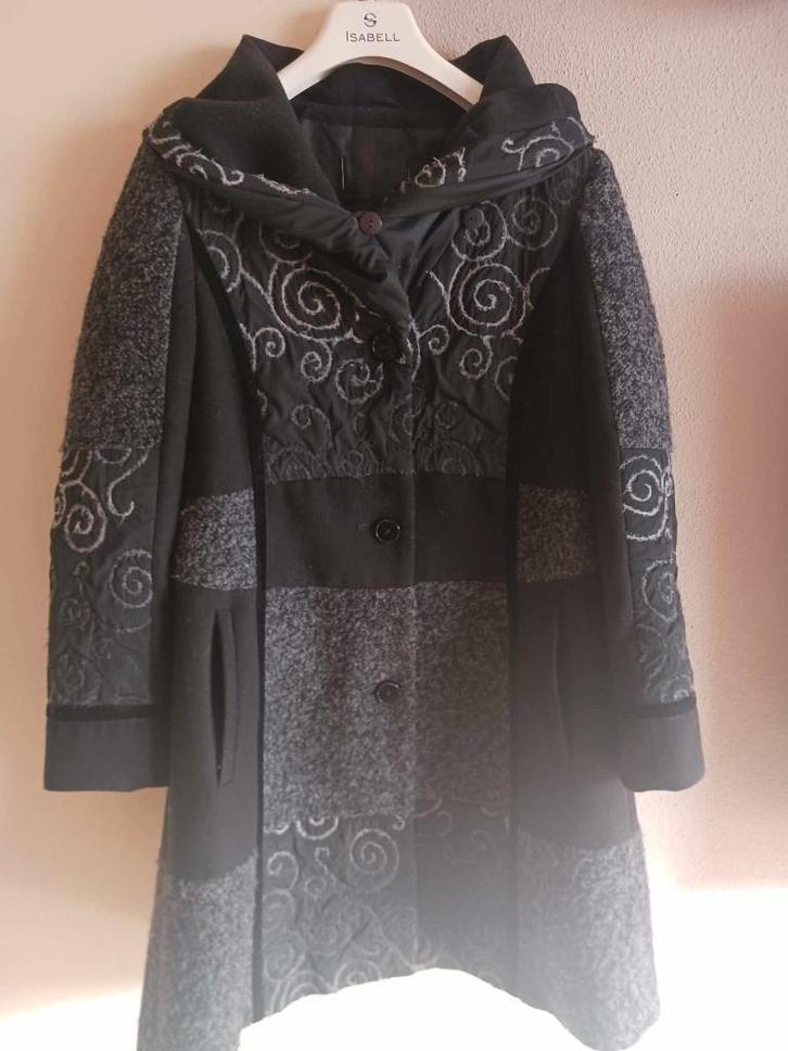 mooie jas met borduursel, Kleding | Dames, Jassen | Winter, Gedragen, Maat 38/40 (M), Zwart, Ophalen of Verzenden