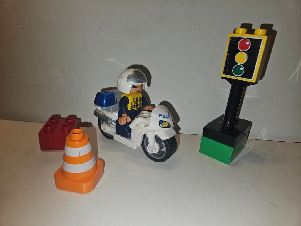 Lego Duplo 5679 Politiemotor - Compleet met Agent, Ophalen of Verzenden, Zo goed als nieuw, Complete set, Duplo