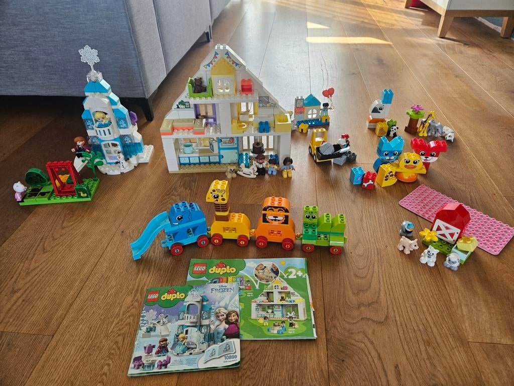 Doos met duplo met o.a. Frozen Kasteel & Huis Set, Kinderen en Baby's, Speelgoed | Duplo en Lego, Ophalen, Zo goed als nieuw, Complete set