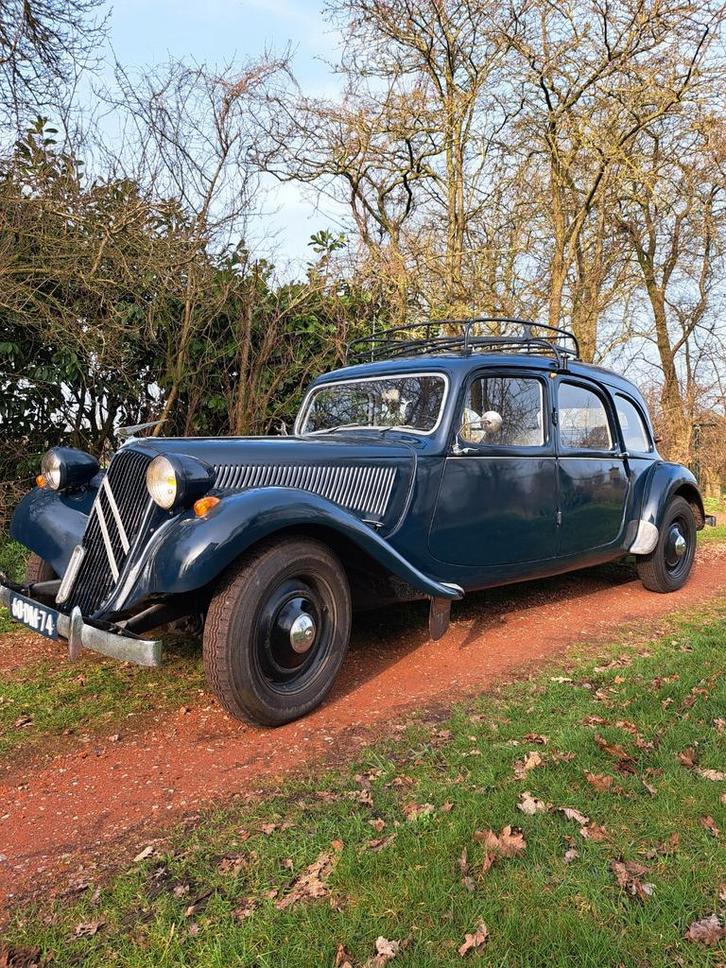 Te koop mooie citroën traction avant commercialle, Auto's, Oldtimers, Particulier, Citroën, Benzine, Handgeschakeld, Blauw, Voorwielaandrijving