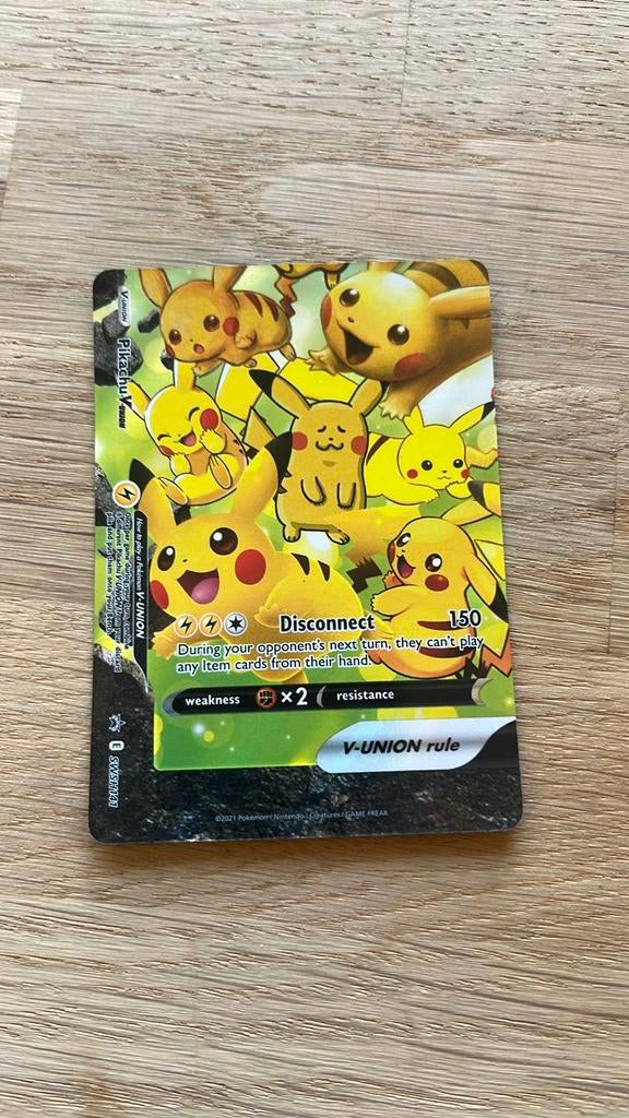 Pikachu V-UNION Pokémon Kaart, Ophalen of Verzenden, Zo goed als nieuw, Losse kaart
