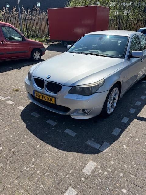 BMW 5-Serie 3.0 I 530 AUT 2006 Grijs, Zwart, 2996 cc, Particulier, Dealer onderhouden