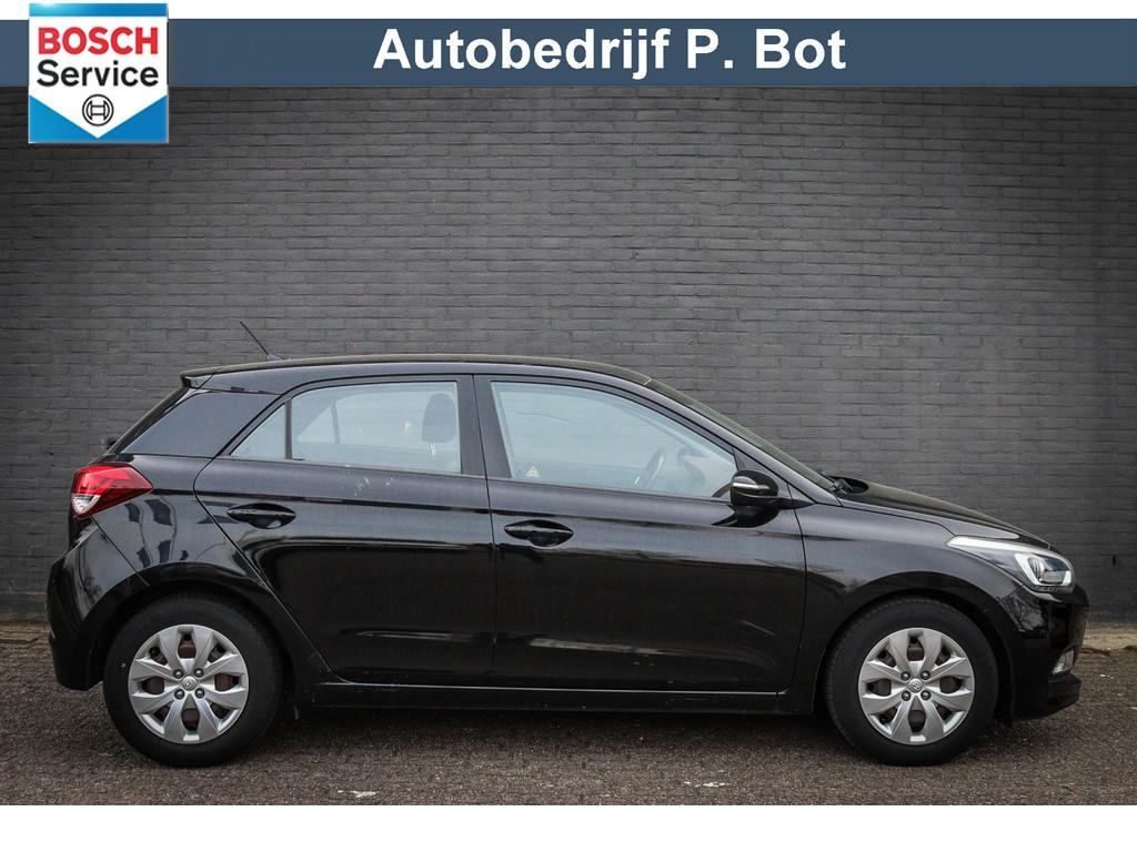 Hyundai i20 1.2 HP i-Motion Comfort van 10.950 NU 9.950,-, Auto's, Hyundai, 83 pk, 4 cilinders, Zwart, Origineel Nederlands