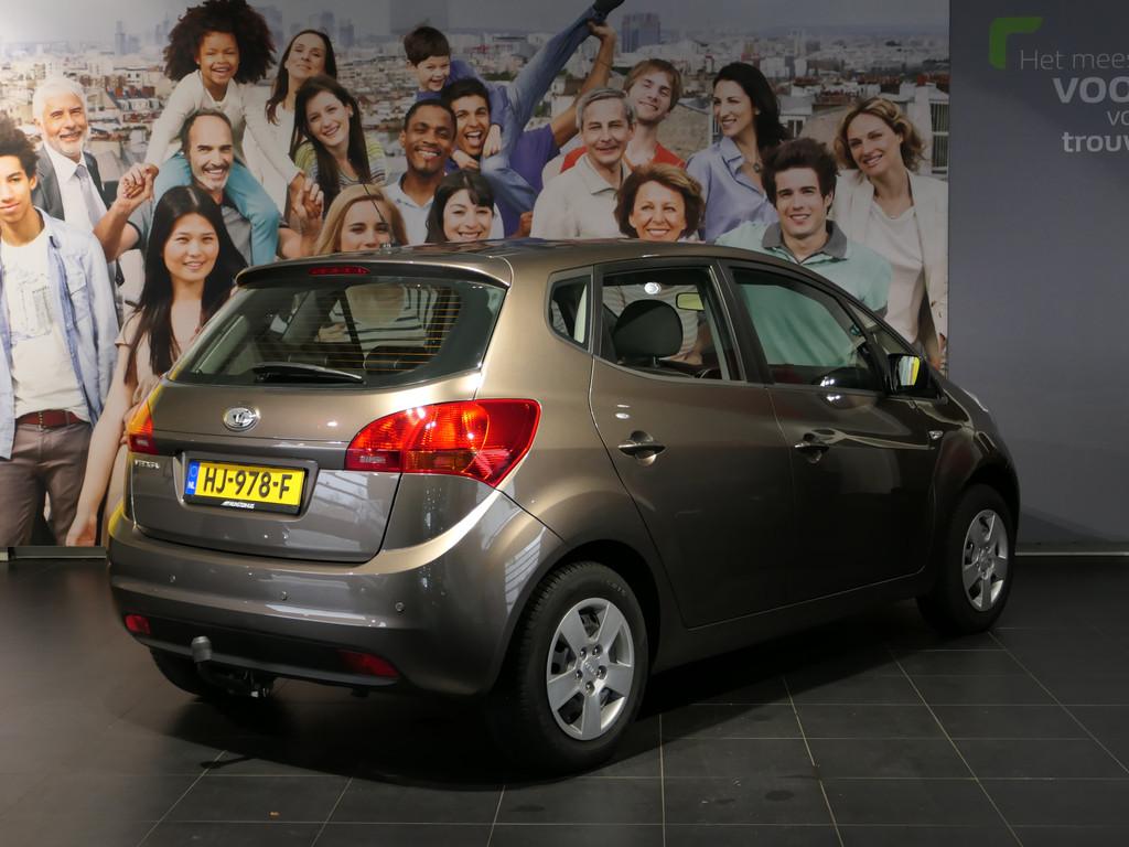 Kia Venga 1.4 CVVT Plus Pack - Trekhaak - Cruise - Sensor v+, Auto's, Kia, Euro 5, Gebruikt, Zwart, 4 cilinders