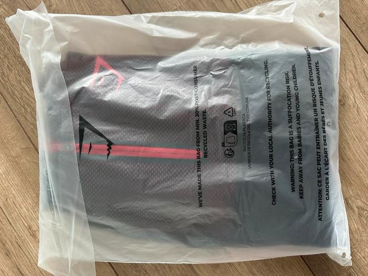 Gymshark Onyx Hoodie - Nieuw met label, Kleding | Heren, Sportkleding, Nieuw, Fitness, Maat 48/50 (M), Rood, Ophalen of Verzenden