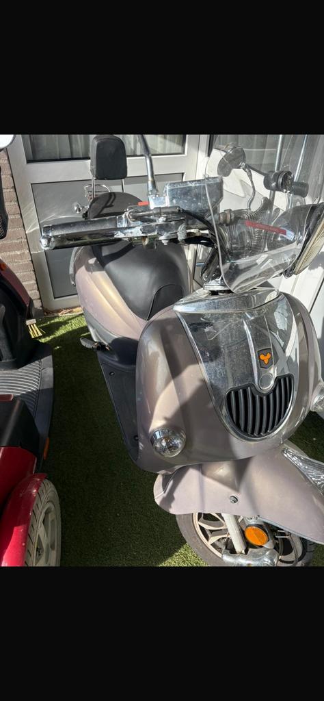 La Souris retro scooter, Fietsen en Brommers, Snorfietsen en Snorscooters, Zo goed als nieuw, Overige merken, Benzine, Ophalen
