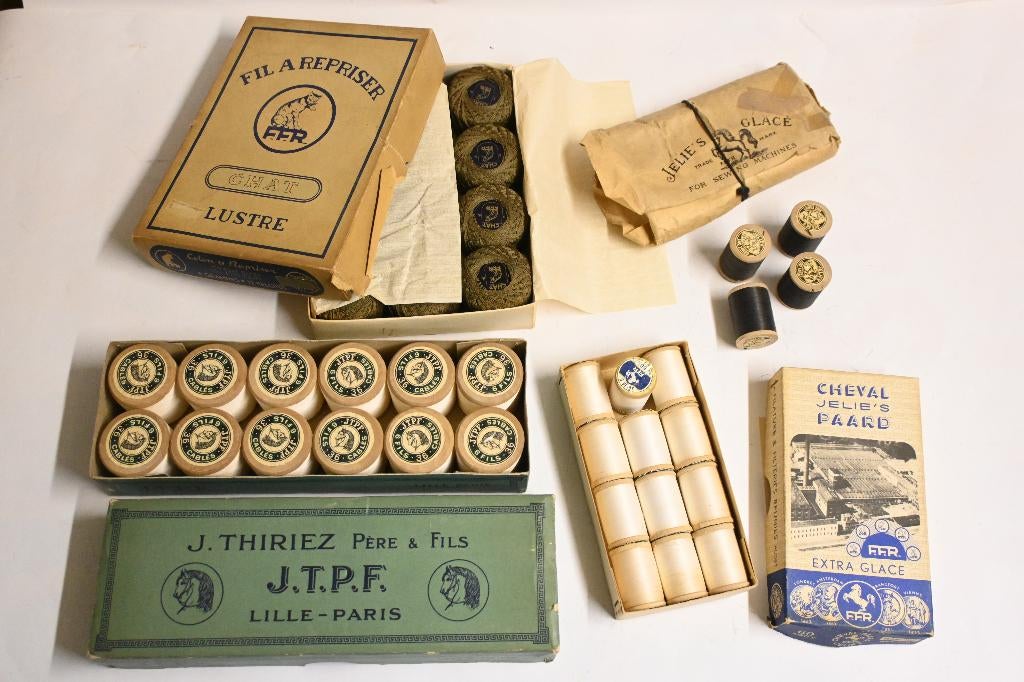 verpakkingen oud garen wol cheval j.t.p.f. naaimachine klos, Antiek en Kunst, Ophalen of Verzenden