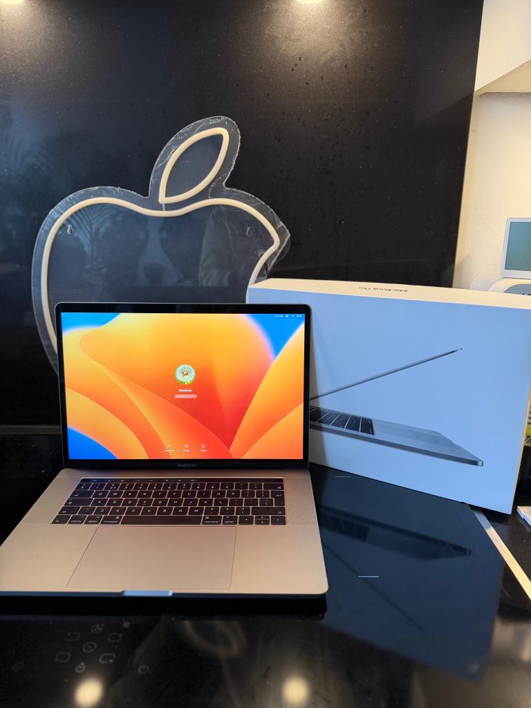 A1707,  MacBook Pro 15,4", i7, 16GB ram/2TB opslag, MacBook Pro, 1 TB of meer, 2 tot 3 Ghz, Amsterdam