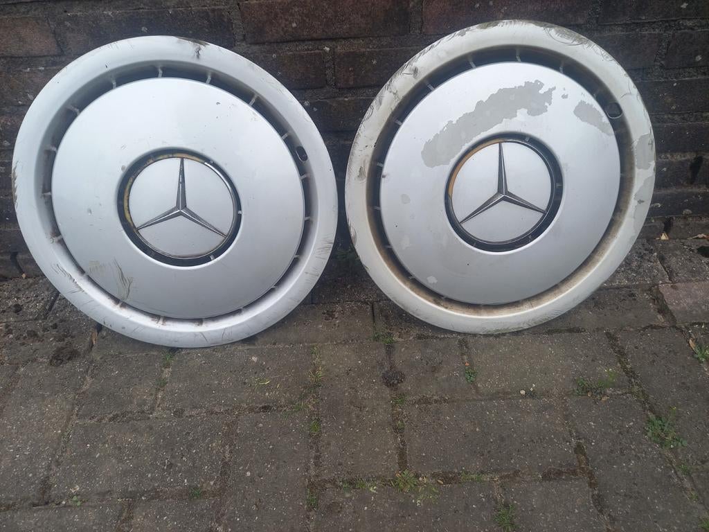 2 gebruikte Mercedes Oldtimer Wieldoppen W 124, Ophalen of Verzenden