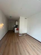 Laminaatvloer Natural Eiken met ondervloer en plinten, Ophalen, 50 tot 150 cm, Zo goed als nieuw, 10 m² of meer