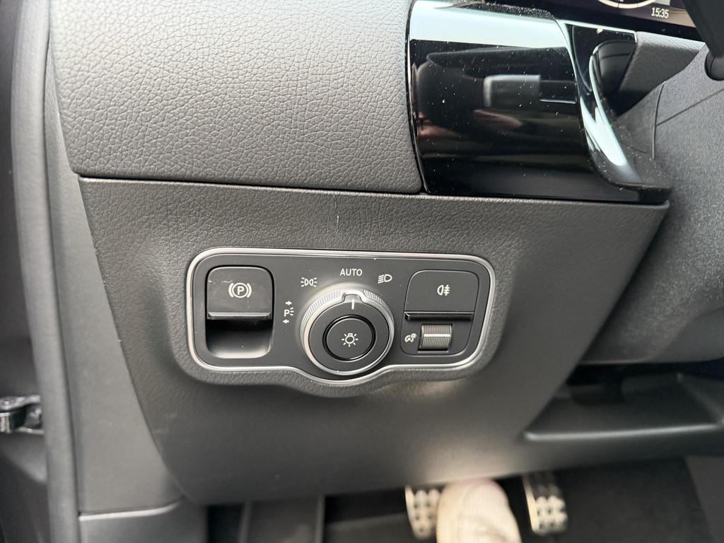 Mercedes-Benz GLA-klasse 250 e AMG-line hybrid l nieuwe auto, Auto's, Mercedes-Benz, 4 cilinders, 16 kWh, Alcantara, Adaptive Cruise Control