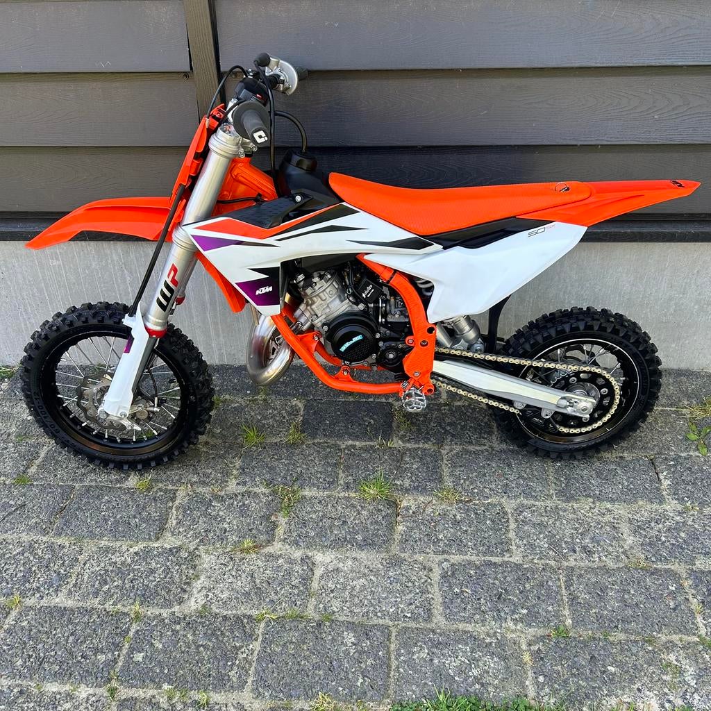 KTM 50cc sx50 uit 2024 Crossmotortje, Fietsen en Brommers, Minibikes, Midibikes en Pitbikes, Ophalen, Zo goed als nieuw, Overige typen
