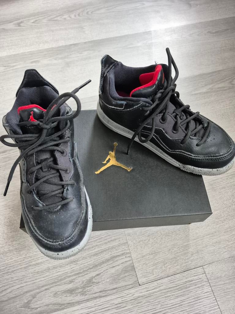 Jordan Schoenen Maat 31.5, Kinderen en Baby's, Kinderkleding | Schoenen en Sokken, Gebruikt, Ophalen of Verzenden, Jordan, Jongen of Meisje