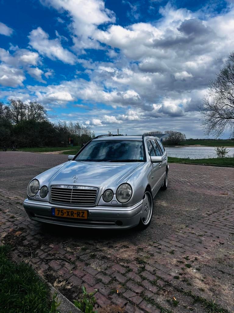 Mercedes-Benz E-Klasse 5.5 E55 V8 AMG Combi AUT 1998 Zilver, Automaat, Achterwielaandrijving, 8 cilinders, Leder