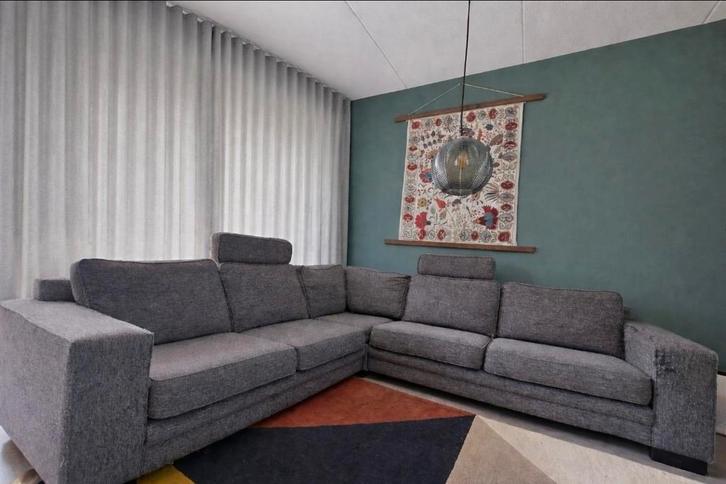 Montèl hoekbank 300x260 cm, grijs, met gebruikerssporen, Huis en Inrichting, Banken | Bankstellen, Gebruikt, Hoekbank, Vierpersoons of meer