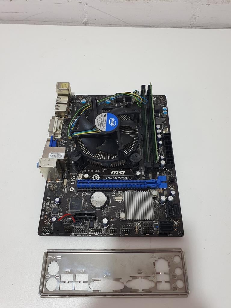 MSI H61M-P20 (G3) + i3-3220 + 8GB DDR3 LGA1155 Micro-ATX, Computers en Software, ., Refurbished, DDR3, Ophalen of Verzenden