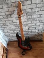 Electrische gitaar Fender the animal met hoes zolder vondst, Ophalen