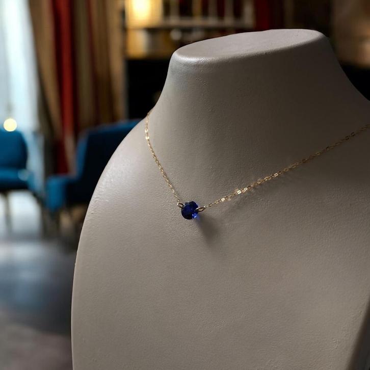 Ketting saffier goud 18K, Sieraden, Tassen en Uiterlijk, Kettingen, Nieuw, Goud, Blauw, Met edelsteen, Met hanger, Verstelbaar