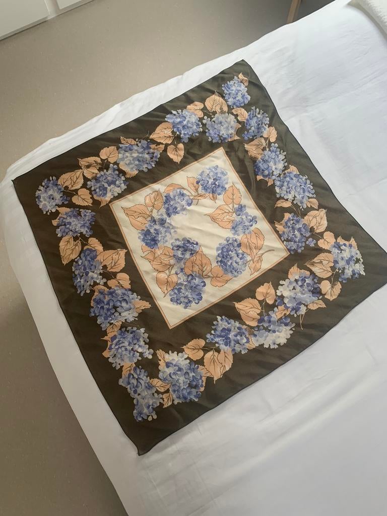 Vintage zijden sjaal, Ophalen of Verzenden, Zo goed als nieuw, Maat 46/48 (XL) of groter, Sjaal