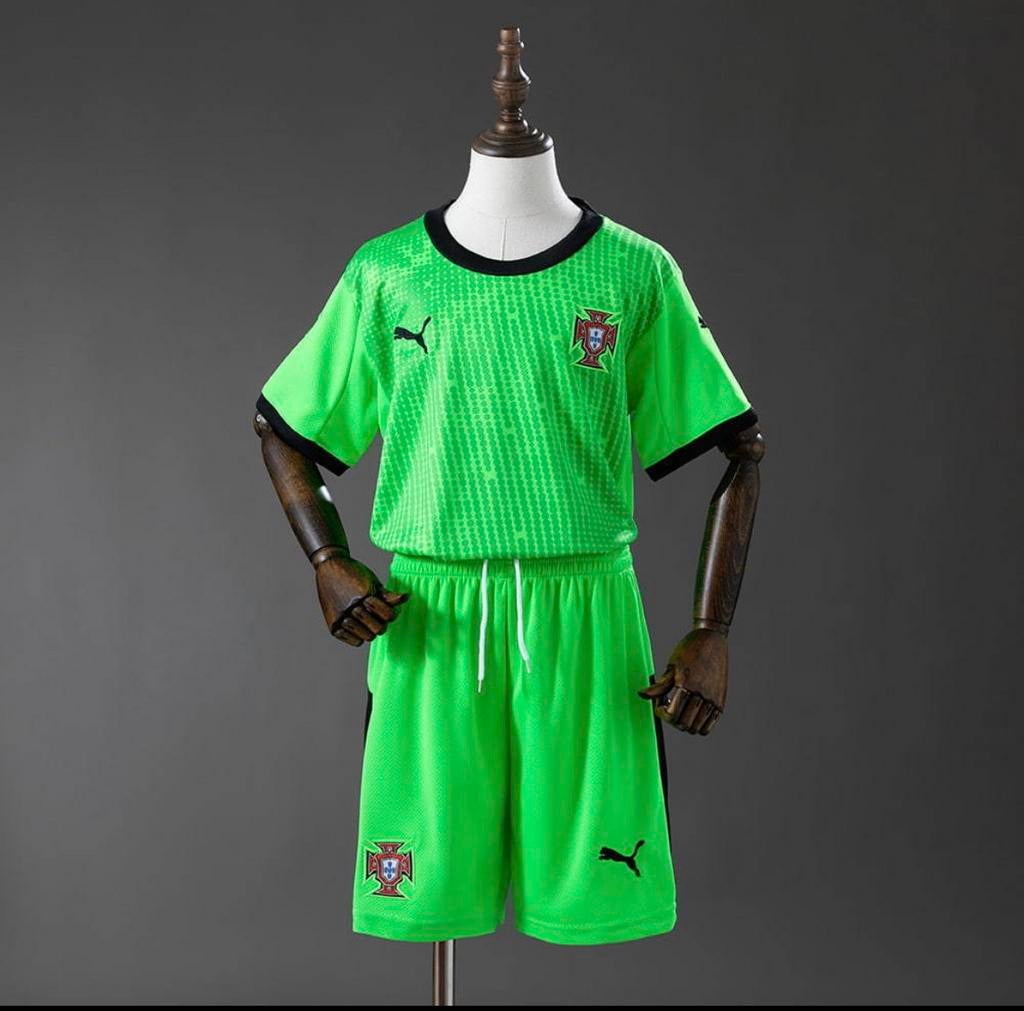 Portugal, kinderkeeperstenue, Sport en Fitness, Voetbal, Maat XS of kleiner, Ophalen of Verzenden, Zo goed als nieuw, Shirt