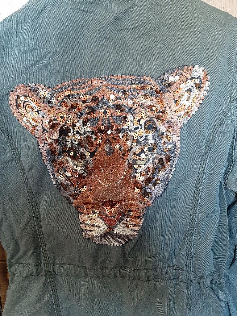 Coolcat legergroene zomerjas met panter van pailletten, mt M, Ophalen of Verzenden, Gedragen, Maat 38/40 (M), Groen