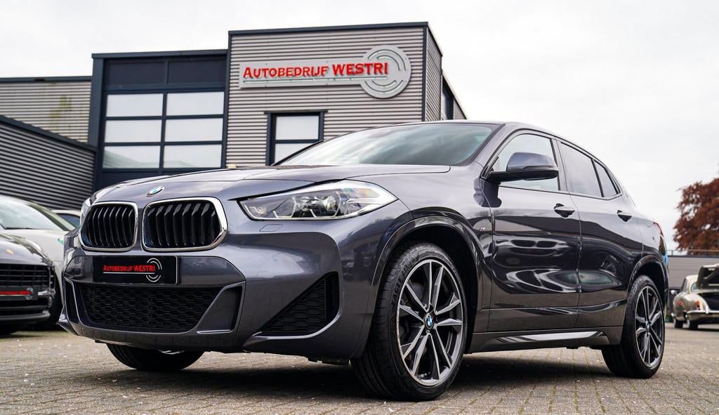 BMW X2 XDrive20i High Executive | Stoelverwarming | Panorama, Auto's, BMW, Automaat, 1998 cc, X2, Gebruikt