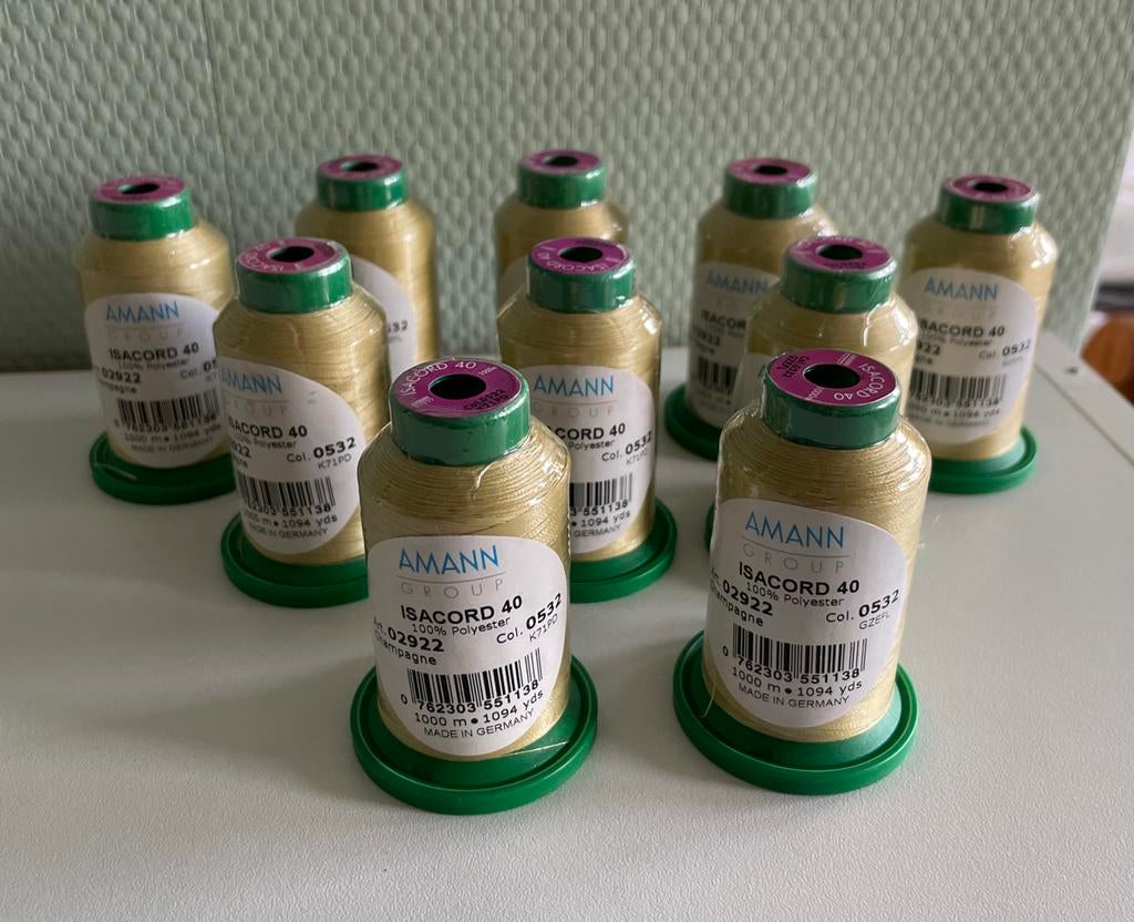 Amann Isacord borduurgaren Champagne 0532 - 7 klossen, Ophalen of Verzenden, Nieuw, Machineborduren, Borduurgaren of Zijde