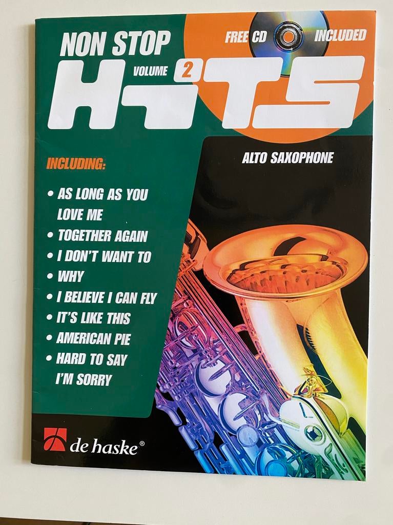 Non Stop Hits Volume 2 - Alto Saxophone met CD, Ophalen of Verzenden, Zo goed als nieuw, Houtblazer