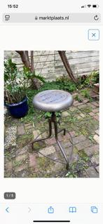 Design kruk staal, Huis en Inrichting, Krukjes, Ophalen of Verzenden, Gebruikt, Staal