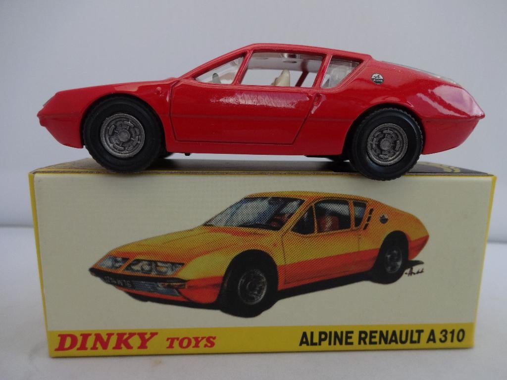 Dinky Toys - 1:43 - Alpine Renault A 310 - árbitro. 1411
